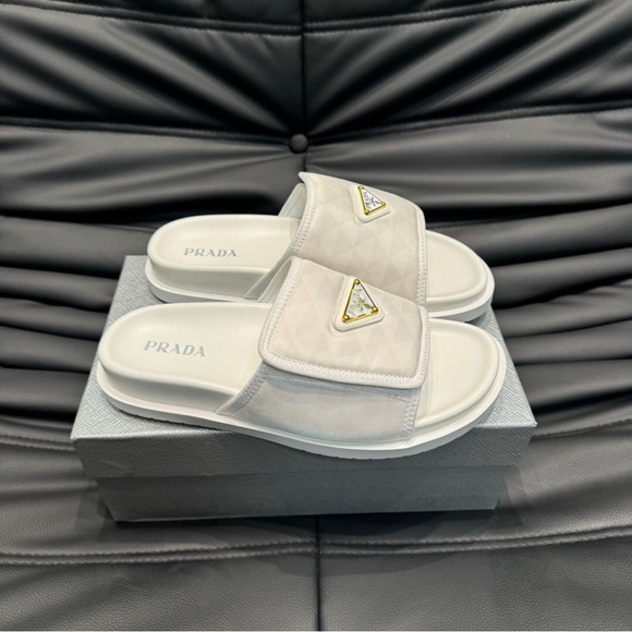 Prada women's casual slippers - Picture 3 of 5